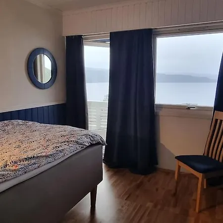 Sentralt Hus Med Flott Utsikt ألتا